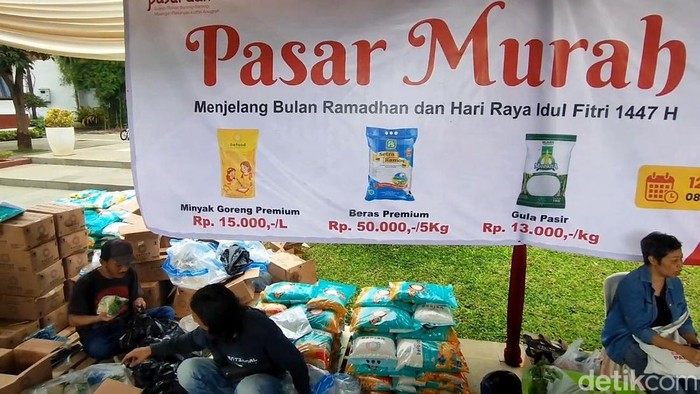 Ratusan warga serbu Pasar Murah Pemkab Pasuruan