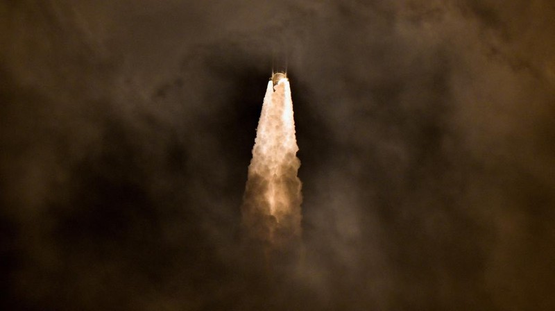 Roket United Launch Alliance (ULA) Vulcan Centaur VC4S berhasil diluncurkan membawa wahana antariksa keamanan nasional Amerika Serikat dalam misi USSF-87. Peluncuran berlangsung dari Kompleks Peluncuran Luar Angkasa-41 di Stasiun Angkatan Luar Angkasa Cape Canaveral, Florida, Amerika Serikat, Kamis (12/2/2026). REUTERS/Steve Nesius