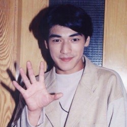 Visual Takeshi Kaneshiro yang Bikin Song Hye Kyo Nge-Crush