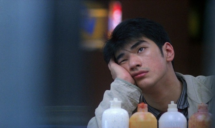 Takeshi Kaneshiro dalam film Chungking Express (1994).