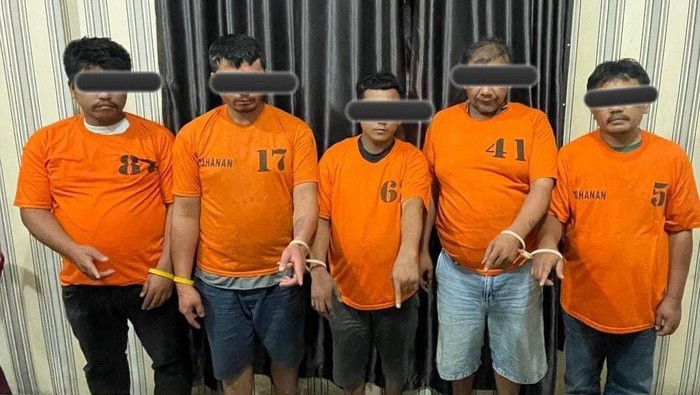 Para pelaku yang ditangkap petugas saat dilakukan penggebekan di Karo