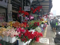 Valentine Bikin Toko Bunga di Denpasar Kebanjiran Order, Harga Mawar Melonjak