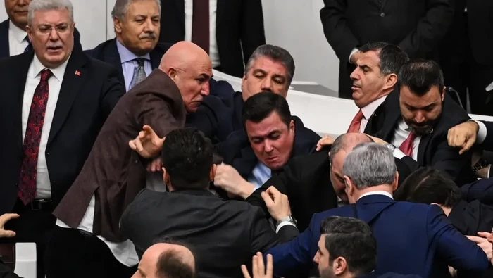 Ricuh di Parlemen Turki! Adu Jotos karena Menteri Baru Erdogan