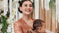 Alhamdulillah acara berjalan dengan lancar dan hari ini Arash memilih stethoscope! sesuai keinginan ibunya, tulis Aaliayah Massaid dilihat pada Jumat (13/2/2026). Foto: Instagram @aaliyah.massaid