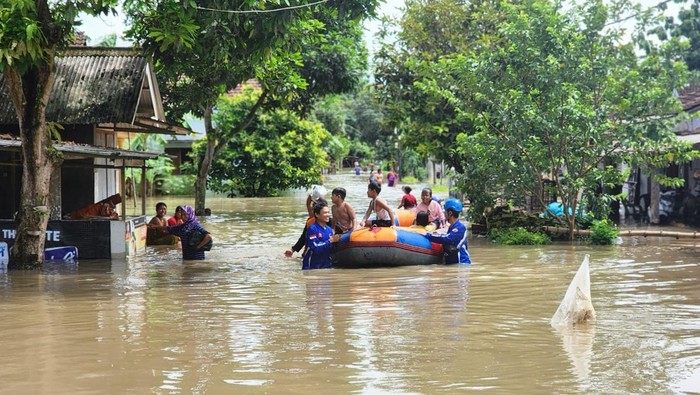**Tragedi Listrik Makan Warga Jember Usai Banjir, Siti Nurfadila (55) Tewas Saat Bersih-bersih Rumah**