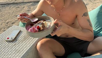 Momen Baskara Mahendra Kulineran di Lombok hingga Bangkok