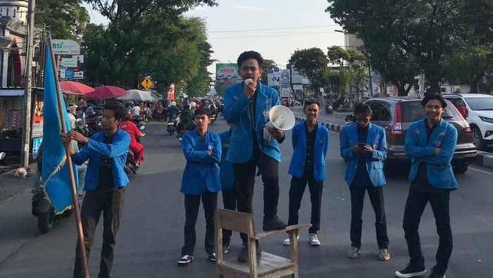 BEM Unismuh mendesak aparat kepolisian mengusut tuntas kasus penganiayaan terhadap mahasiswa sejak 2025.