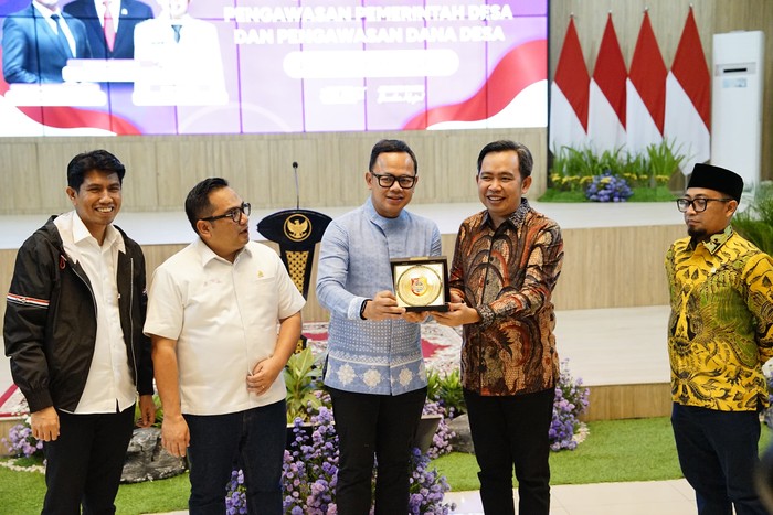 Bima Arya melakukan Sosialisasi Pengawasan Pemerintah dan Pengawasan Dana Desa di Kabupaten Jember, Jawa Timur, Kamis (12/2/2026).