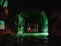 Di Bawah Hutan Hujan, Tambang Emas Raksasa Terus Berkembang