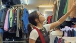 POV Temani Eva Celia Thrifting di Pasar Senen
