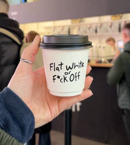 Flat White or F*cking Off Tak Terima Pesanan Selain Flat White, Kafe Kopi Ini Justru Viral!