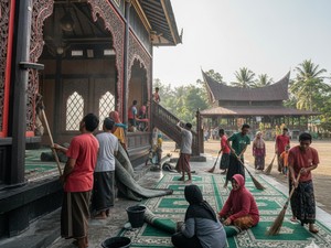 Tradisi Bakuras Minangkabau, Bersolekkan Masjid Sambut Ramadan