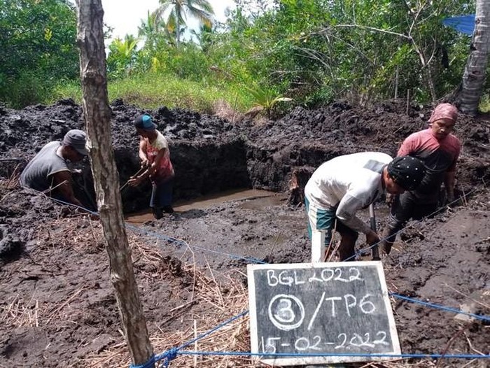(Foto: Proses ekskavasi di Situs Bongal, Tapteng/ dok. Sultanate Institute)