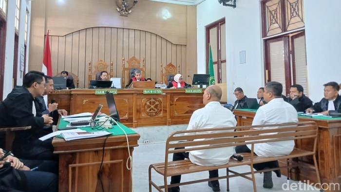 Foto:Sidang lanjutan korupsi jalan di Sumut berlangsung di ruang Cakra 9 Pengadilan Negeri(PN) Medan, Jumat(13/2/2026)
(Juita Sinuhaji/detikSumut)