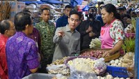 Pemerintah pasar setempat memberikan subsidi Rp3.000 per kilogram untuk cabai rawit dan cabai besar sebagai langkah menjaga stabilitas harga di tengah inflasi yang tercatat mencapai sekitar 3,6 persen secara tahunan. ANTARA FOTO/Fikri Yusuf