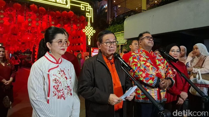 Gubernur DKI Jakarta Pramono Anung membuka Festival Imlek Jakarta 2026 di kawasan Bundaran HI, Jakarta Pusat. (Brigitta Belia/detikcom)