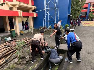 Gubernur Sulsel Bareng Siswa SMK 4 Makassar Galakkan Gerakan ASRI