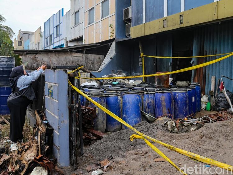 Penampakan Gudang Pestisida yang Terbakar hingga Cemari Cisadane