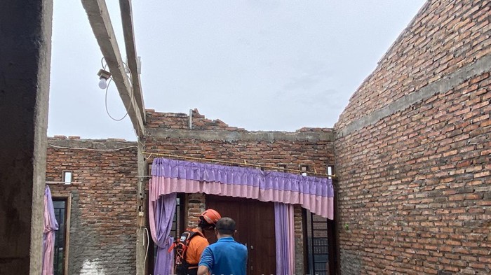 Angin Kencang Juga Bikin 71 Rumah Warga di Pakansari Bogor Rusak