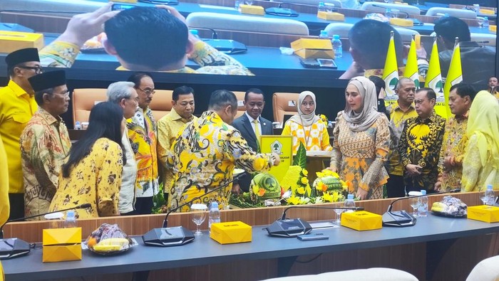 Bahlil hingga Setya Novanto hadiri HUT Fraksi Golkar di DPR.