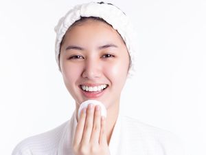 Yakin Skincare Malam Kamu Sudah Benar? Cek 4 Kesalahan Fatal Ini!
