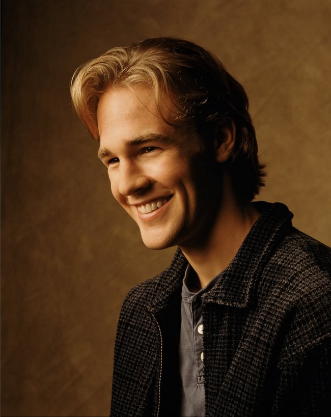 Aktor kelahiran Connecticut, 8 Maret 1977, ini awalnya tidak bercita-cita menjadi aktor. Saat kecil, ia justru bermimpi menjadi atlet. Namun, ketertarikannya pada dunia seni peran muncul di usia remaja. Pada usia 17 tahun, ia tampil dalam produksi Shenandoah di Goodspeed Opera House, Connecticut. Di tahun yang sama, ia juga mendapatkan peran film pertamanya dalam Angus (1995). Foto: Instagram/@vanderjames