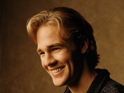 Deretan Seleb Donasi untuk James Van Der Beek: Steven Spielberg Rp 421 Juta