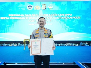 Kapolres Bogor Terima Tanda Kehormatan Satyalancana Wira Karya dari Presiden