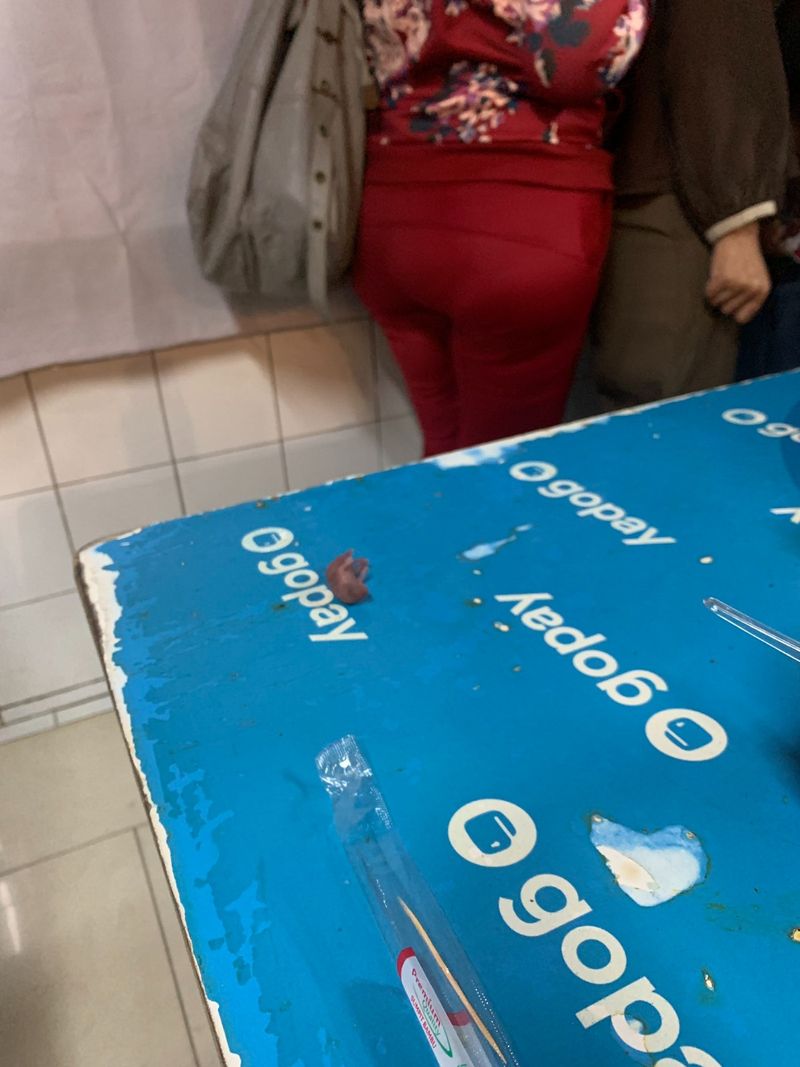 Kejatuhan Bayi Tikus Saat Makan Bakmi di Pujasera Blok M.