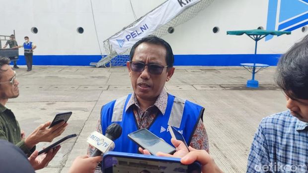 Kepala Cabang Pelni Makassar, Darman.