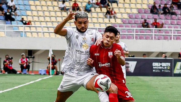 Laga Madura United vs Persis Solo