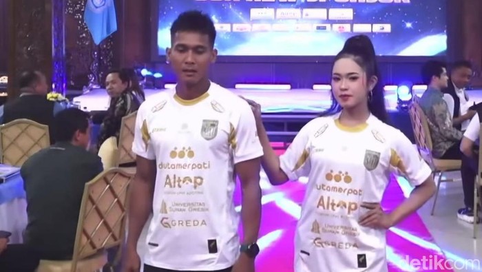 Launching jersey Persela