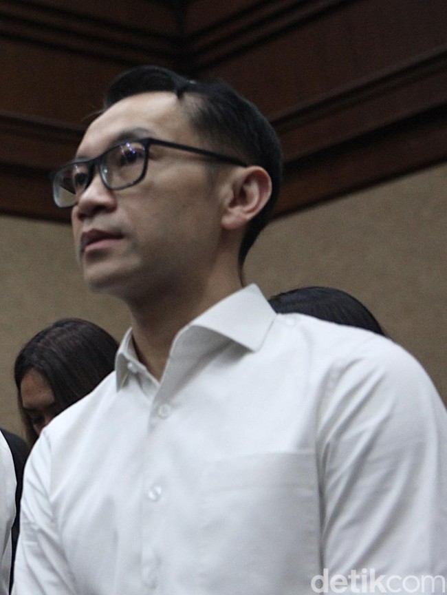 Mantan Bos Pertamina Patra Niaga Dituntut 14 Tahun Penjara