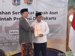Menteri ATR/BPN Serahkan 3.922 Sertifikat Aset DKI Rp 102 T: Masuk MURI