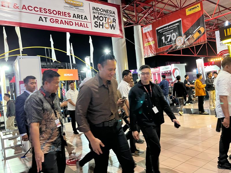 Menteri Koordinator Bidang Infrastruktur dan Pembangunan Kewilayahan Agus Harimurti Yudhoyono mengunjungi pameran IIMS 2026 (13/2) Menteri Koordinator Bidang Infrastruktur dan Pembangunan Kewilayahan Agus Harimurti Yudhoyono mengunjungi pameran IIMS 2026 (13/2)