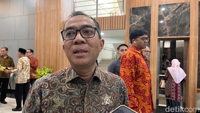 Menteri Pendidikan Tinggi, Sains, dan Teknologi (Mendiktisaintek) Brian Yuliarto menyebut Indonesia kini telah memiliki sebanyak 12 ribu profesor. 