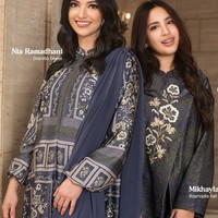 Tak hanya pemotretan berdua, anak-anak Nia dan Ardi juga ikut. Salah satu yang tak kalah curi atensi ialah penampilan Mikhayla yang bak kakak-adik dengan sang mama. Foto: Instagram/@geulis.id