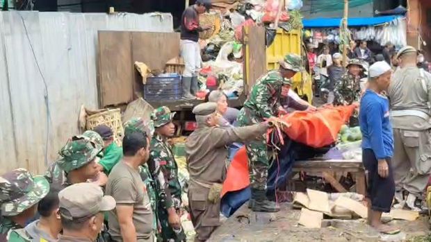 Pemkot Bogor gandeng TNI dan Polri bersih-bersih di lapak PKL Surya Kencana