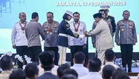 Deretan Penerima Tanda Kehormatan Penggerak MBG dari Prabowo, Ada Kapolda Jateng-Jatim