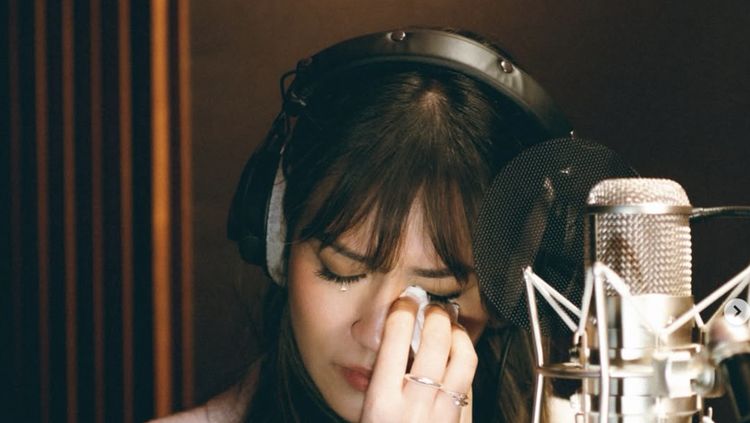 Air Mata Raisa Persembahkan Lagu Kuharap Duka Ini Selamanya untuk Ibu