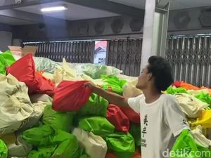 Sambut Ramadan, 3.000 Paket Sembako-Uang Tunai Dibagikan ke Warga Pamekasan