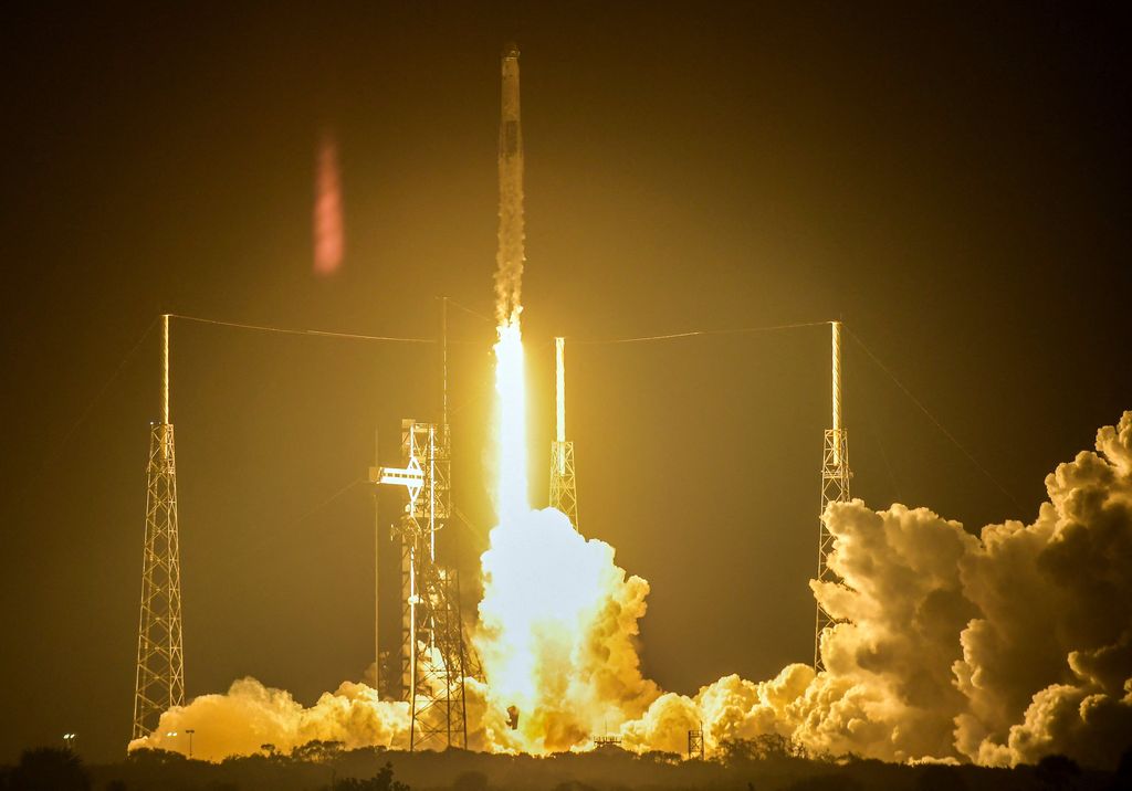Roket SpaceX Falcon 9 dan pesawat ruang angkasa Dragon lepas landas dalam misi Crew-12 NASA ke Stasiun Luar Angkasa Internasional, membawa astronot NASA Jessica Meir dan Jack Hathaway, astronot ESA Sophie Adenot dan kosmonot Rusia Andrey Fedyaev, dari Kompleks Peluncuran 40 di Stasiun Angkatan Luar Angkasa Cape Canaveral di Cape Canaveral, Florida, AS, 13 Februari 2026. (REUTERS/Steve Nesius)