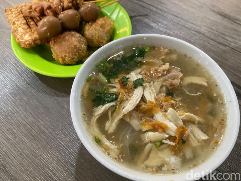 Soto Semarang Tenan Pak No, tempat sarapan lezat di Fresh Market Emerald Bintaro