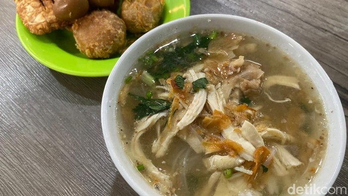 Soto Semarang Tenan Pak No, tempat sarapan lezat di Fresh Market Emerald Bintaro
