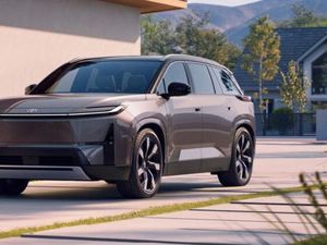 Toyota Luncurkan Mobil Listrik Baru, Jarak Tempuhnya 515 Km!