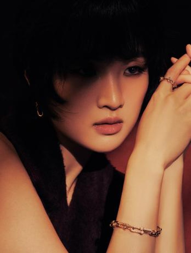 8 Foto Anak CEO yang Jadi Aktris China, Dijuluki Huawei Princess