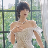 Debut Anna Yao dengan kostum kolosal dilihat lebih dari 20 juta kali di media sosial. Dalam postingan terungkap reaksi publik yang sangat terpecah. Foto: Weibo