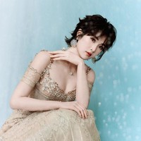 Wanita yang dijuluki ‘Putri Huawei’ ini jadi topik hangat karena penampilannya dalam drama terbaru ‘Unveil: Jadewind’. Anna mendapat berbagai kritik karena gaya dan penampilannya. Foto: Weibo