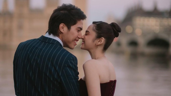 El Rumi dan Syifa Hadju pre wedding di London.