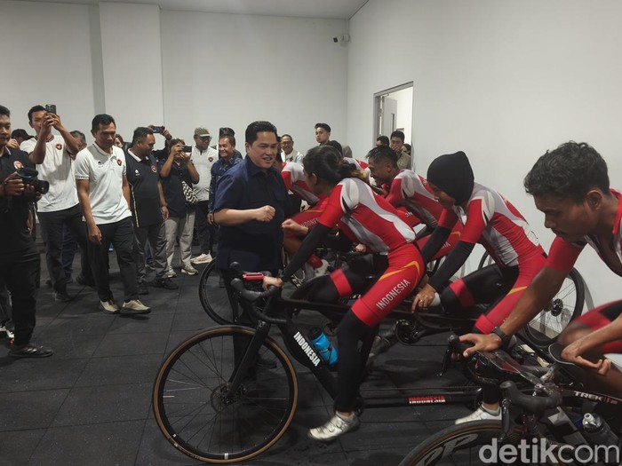 Menteri Pemuda dan Olahraga Erick Thohir meninjau Paralympic Training Center di Karanganyar.